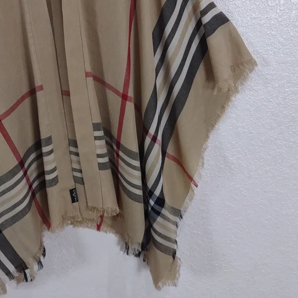 Fraas Lightweight Border Plaid Poncho,Color Camel. - Picture 10 of 13
